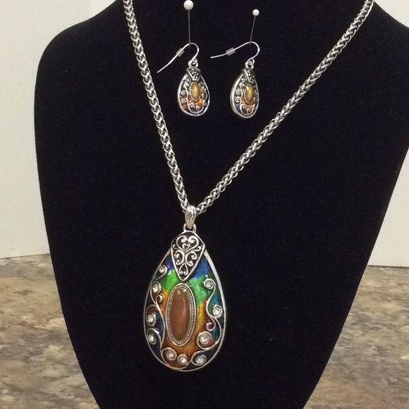 Indonesian Multi Color Necklace Set - Picture 3 of 12